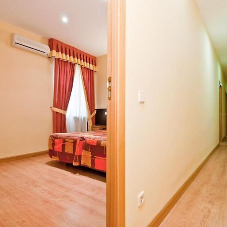 מדריד Hostal Las Cortes מראה חיצוני תמונה