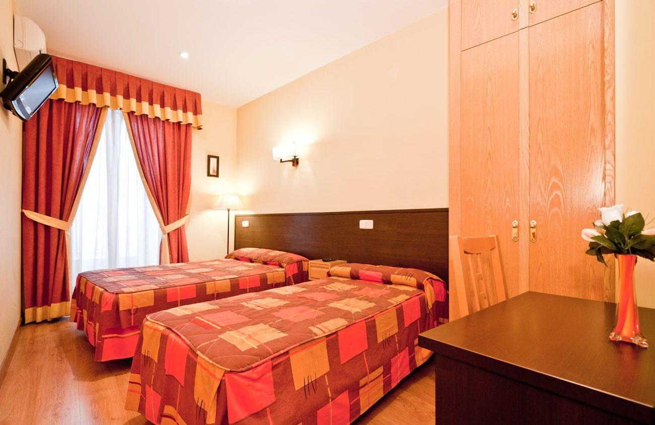 מדריד Hostal Las Cortes מראה חיצוני תמונה