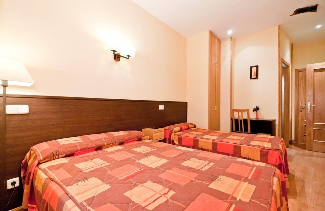 מדריד Hostal Las Cortes מראה חיצוני תמונה
