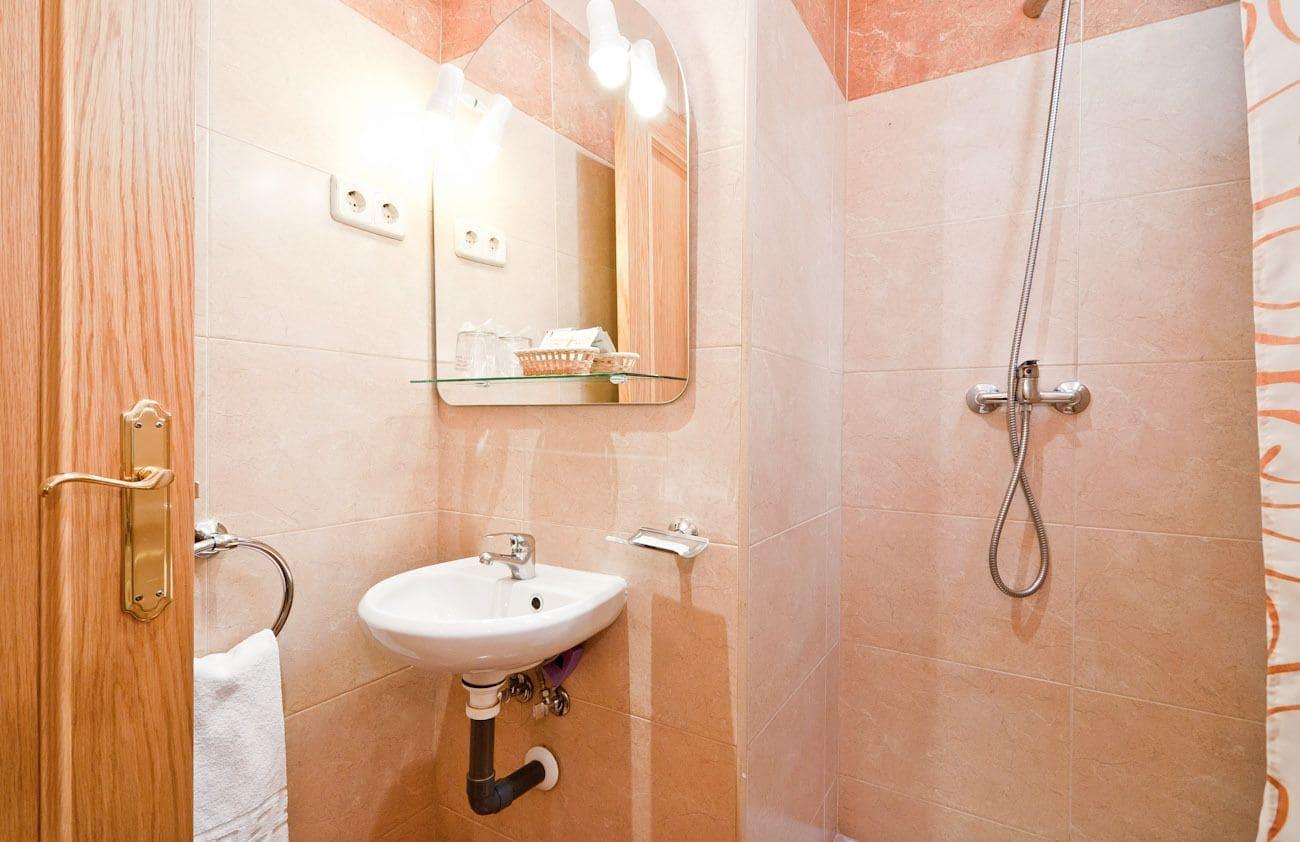 מדריד Hostal Las Cortes מראה חיצוני תמונה