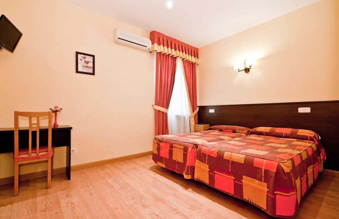 מדריד Hostal Las Cortes מראה חיצוני תמונה