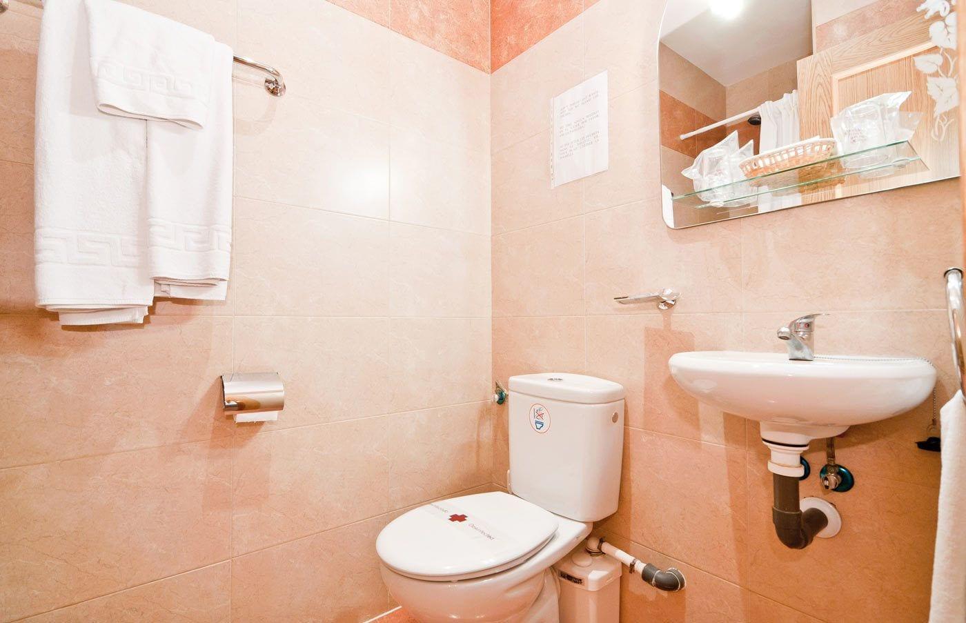 מדריד Hostal Las Cortes מראה חיצוני תמונה