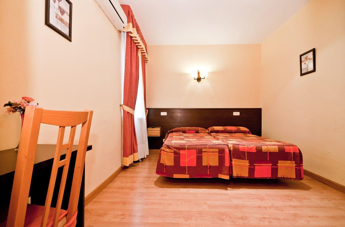 מדריד Hostal Las Cortes מראה חיצוני תמונה