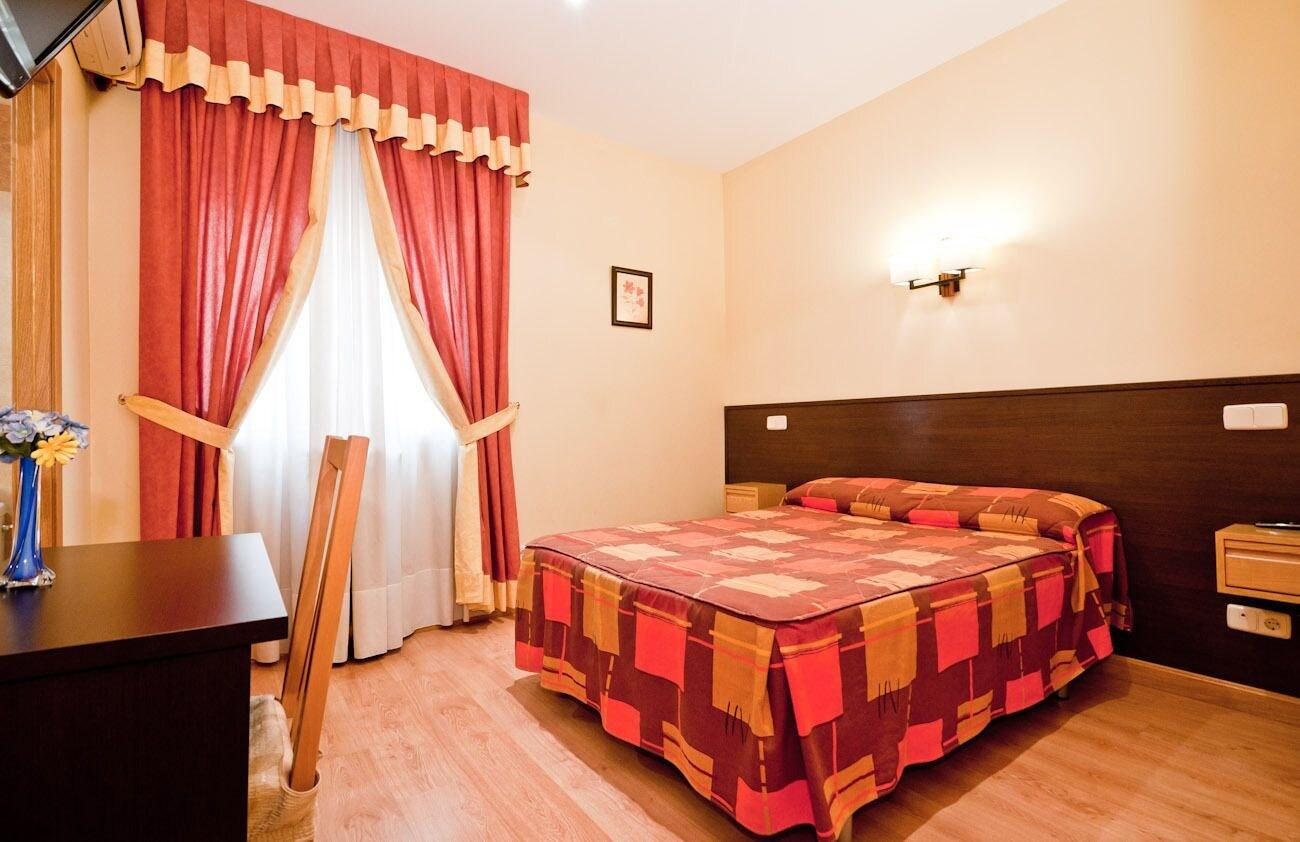 מדריד Hostal Las Cortes מראה חיצוני תמונה
