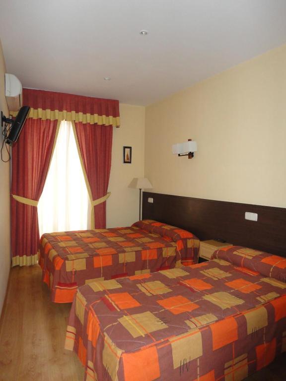 מדריד Hostal Las Cortes מראה חיצוני תמונה