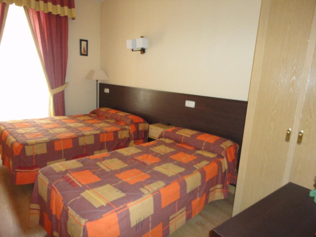 מדריד Hostal Las Cortes מראה חיצוני תמונה
