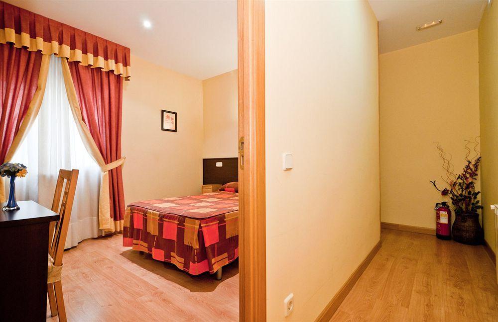 מדריד Hostal Las Cortes מראה חיצוני תמונה