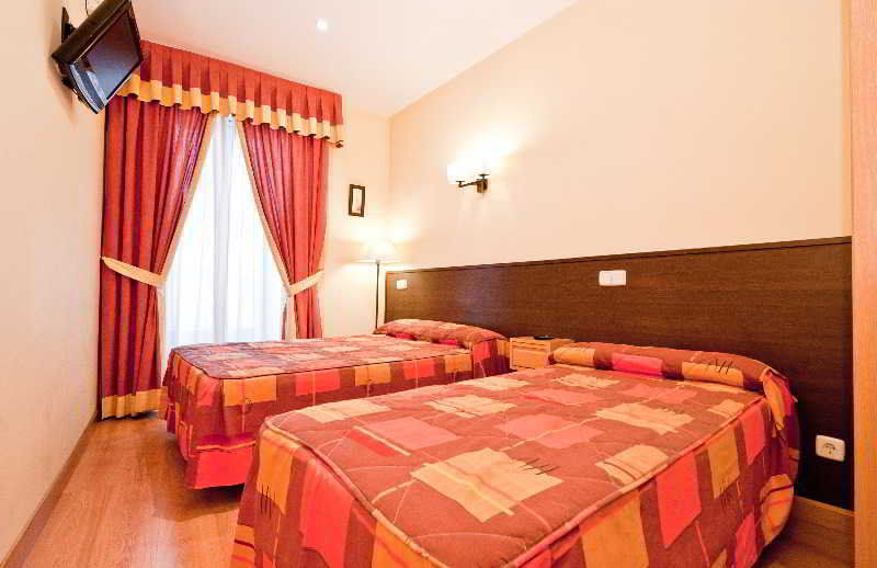 מדריד Hostal Las Cortes מראה חיצוני תמונה