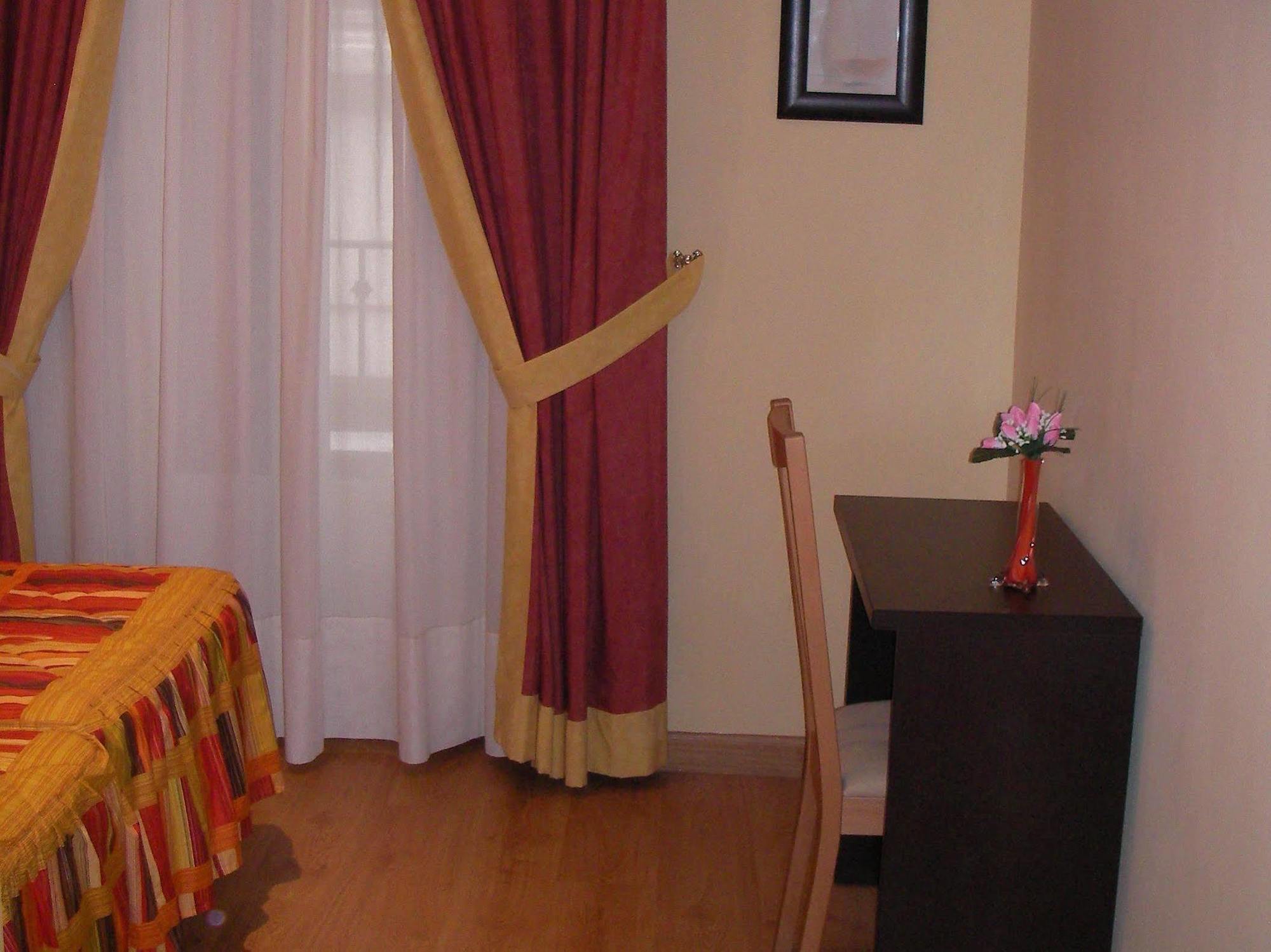 מדריד Hostal Las Cortes מראה חיצוני תמונה